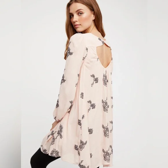 💫HP‼️💫 FREE PEOPLE “Emma” Embroidered Swing Dress in Blush Pink, Size Large - Picture 3 of 15